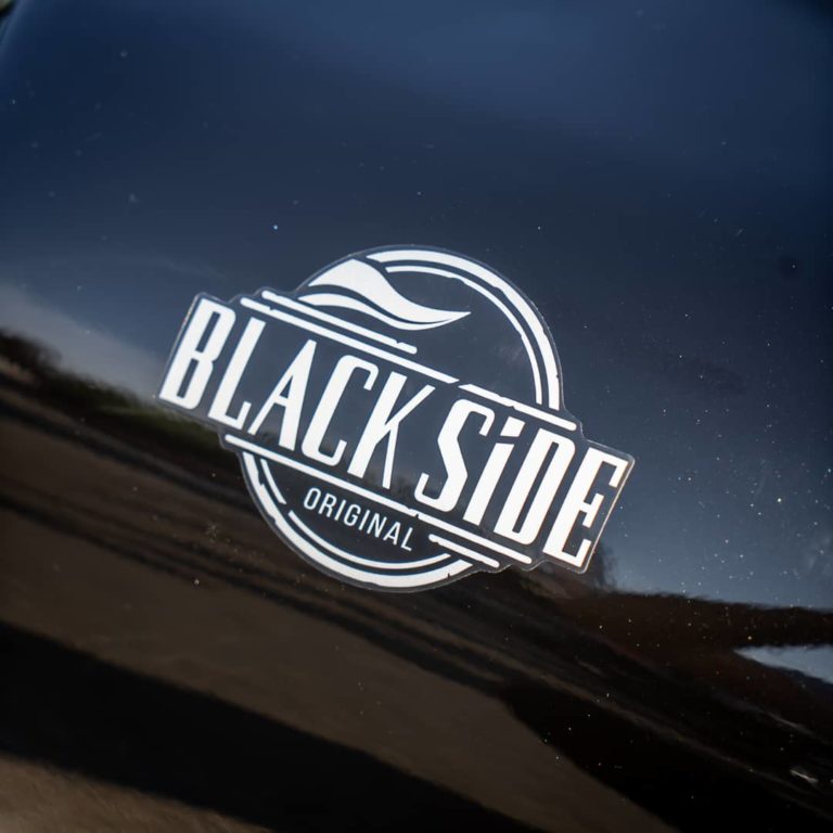 Mash Black side logo